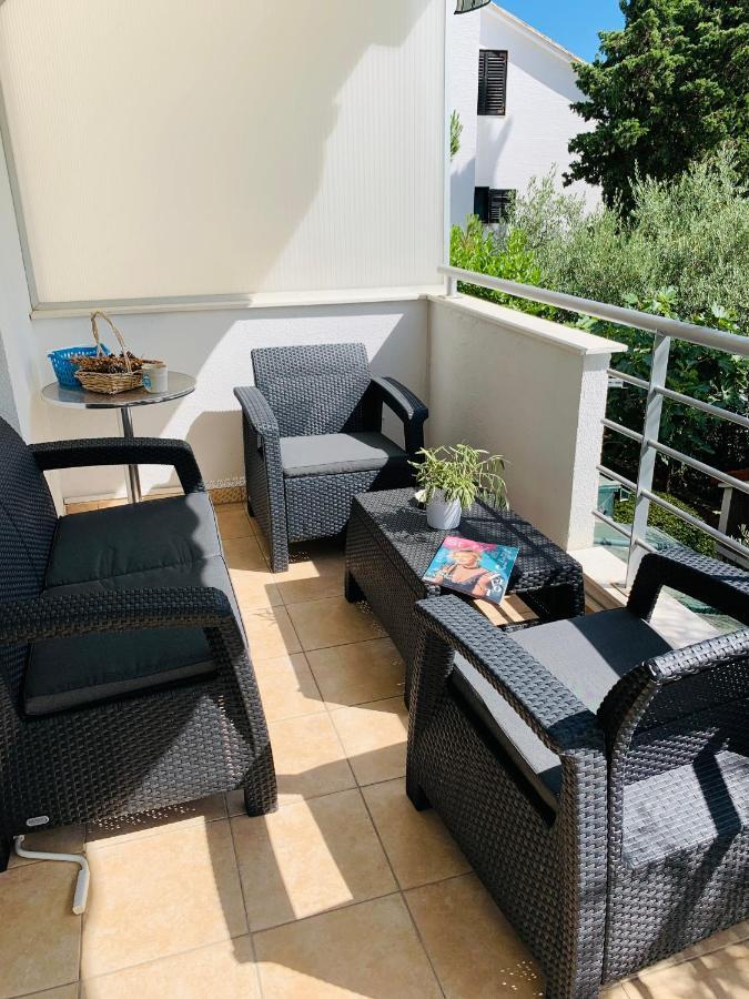 Ivana Apartment With Terrace Novalja Εξωτερικό φωτογραφία